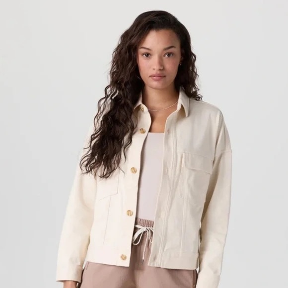 VUORI Mackenzie Cropped Shirt Jacket Button Down Boxy VW580 Sz L Cream Natural - Picture 2 of 12